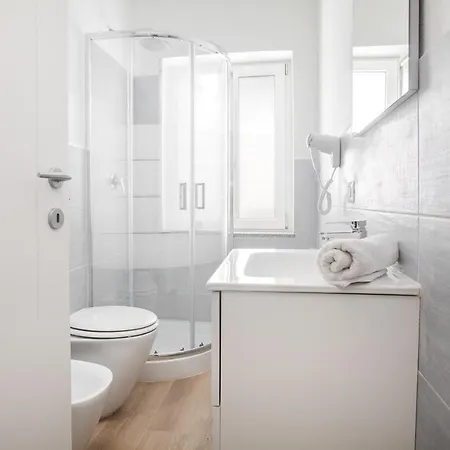 Il Giglio سانتا تيريزا غالّورا